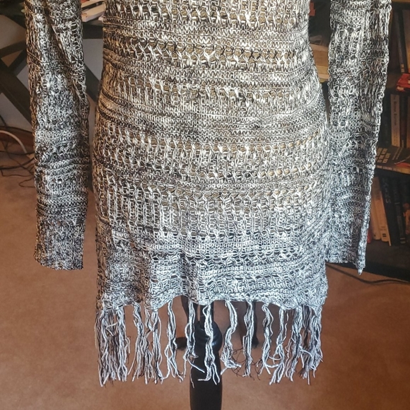 Vanity cowl neck sweater with fringe size Large - Picture 4 of 12